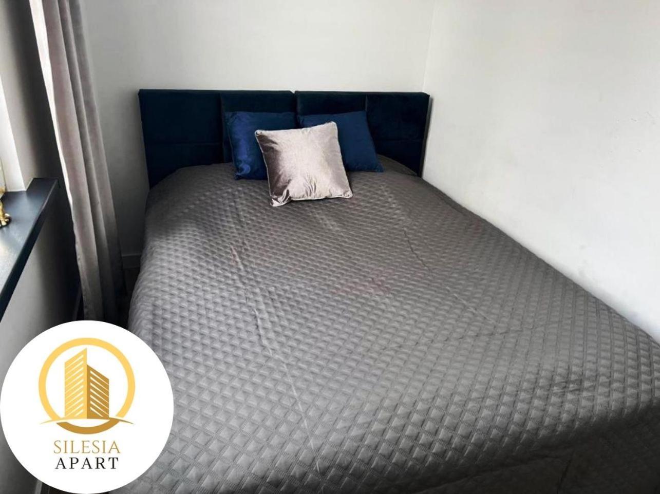 Apartament Granatowy Tychy Bagian luar foto